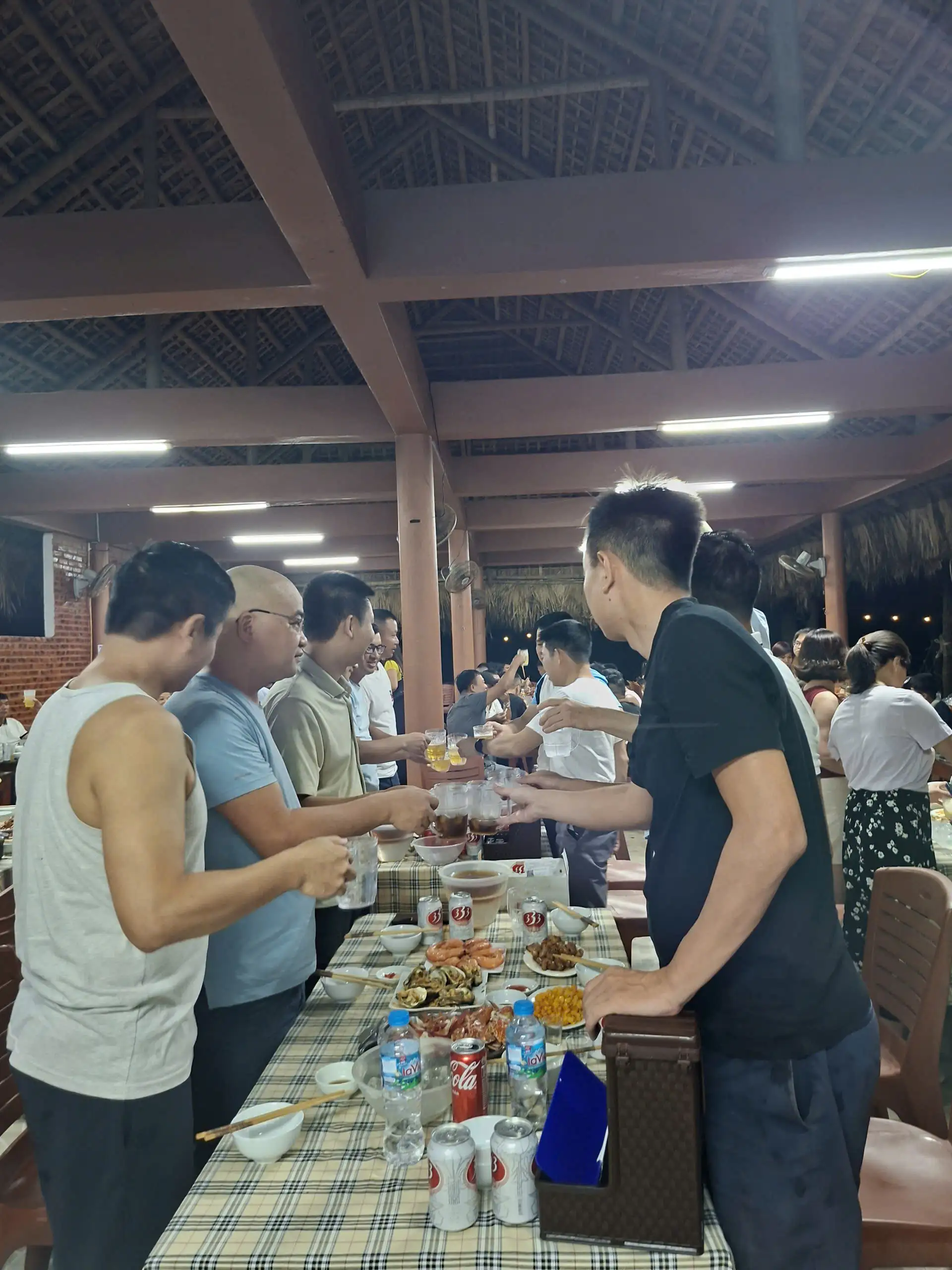 Về chúng tôi