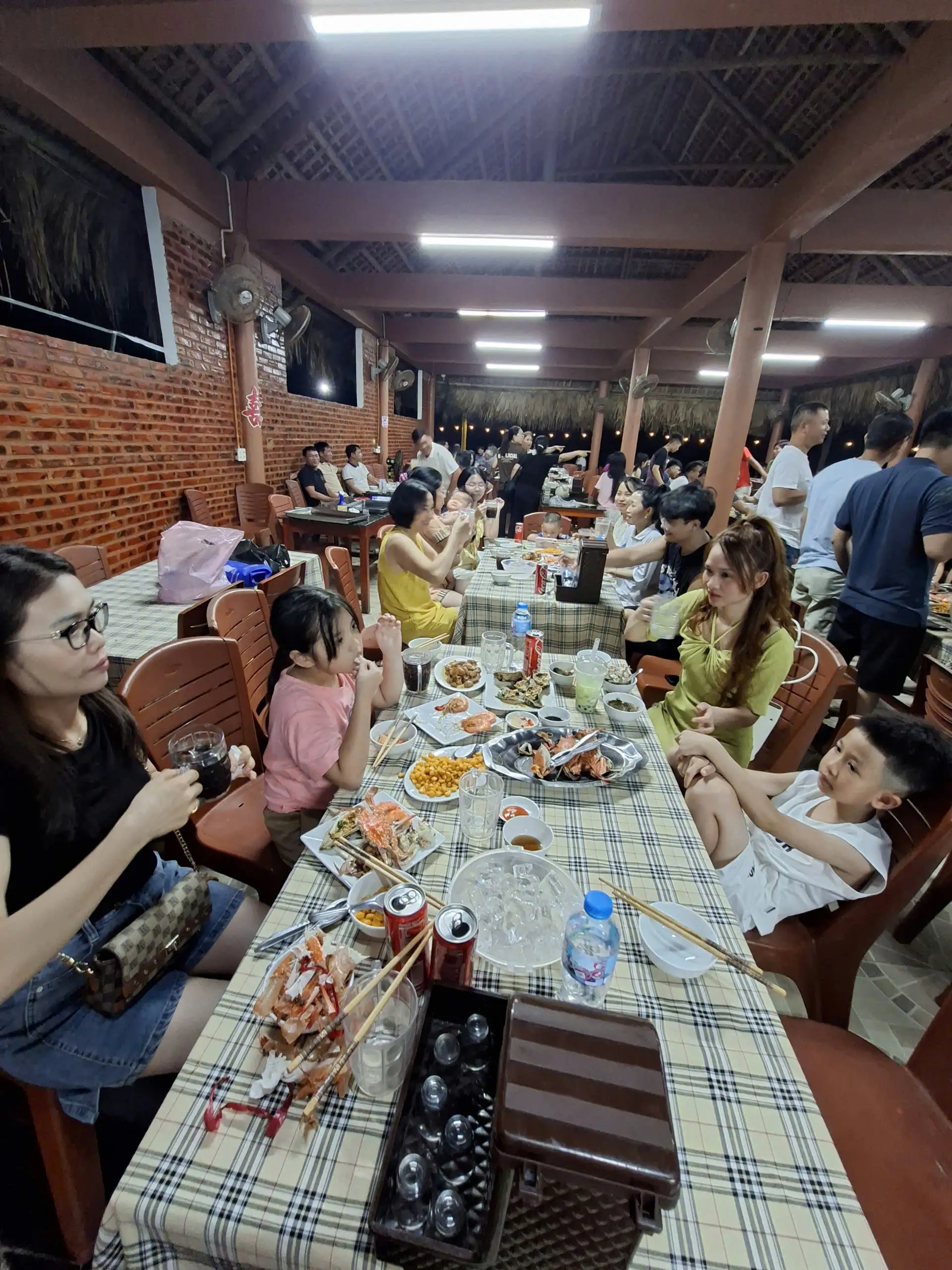 Về chúng tôi