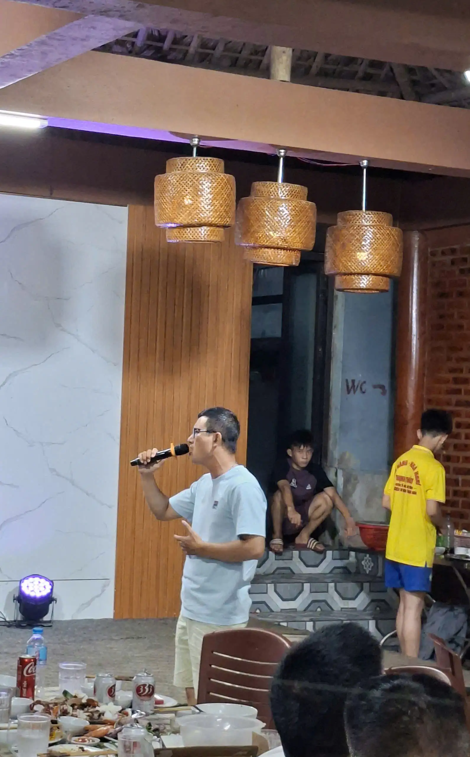 Về chúng tôi