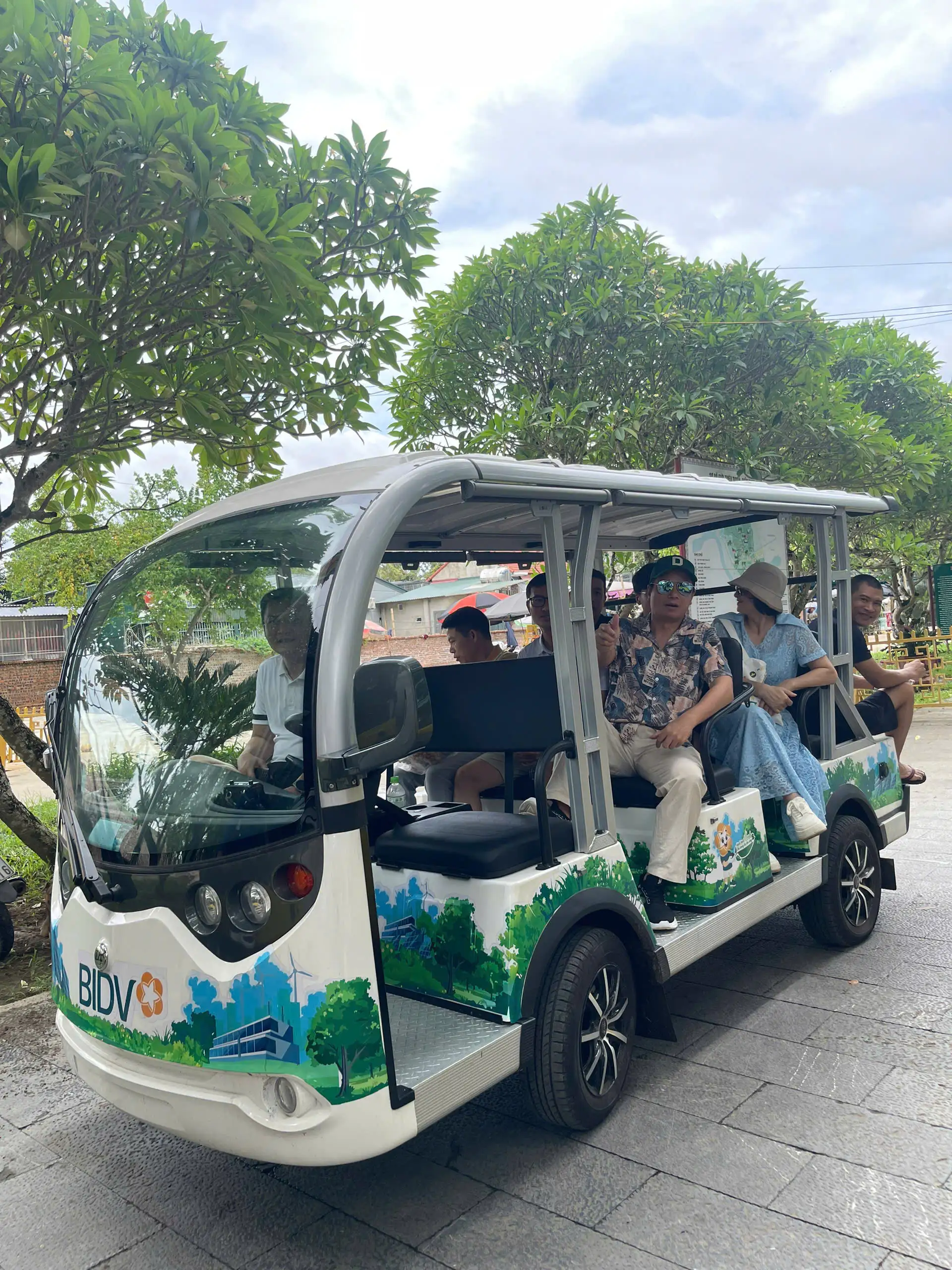 Về chúng tôi